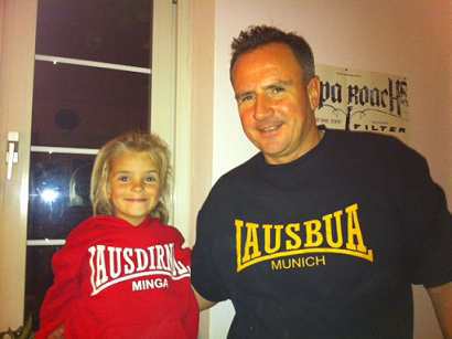 lausdirndl & lausbua T-Shirt Sweatshirt
            Kapuzenpulli Munich Minga